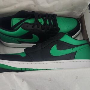 NIB Size 13 - Jordan 4 Retro Mid Lightning Lucky Green